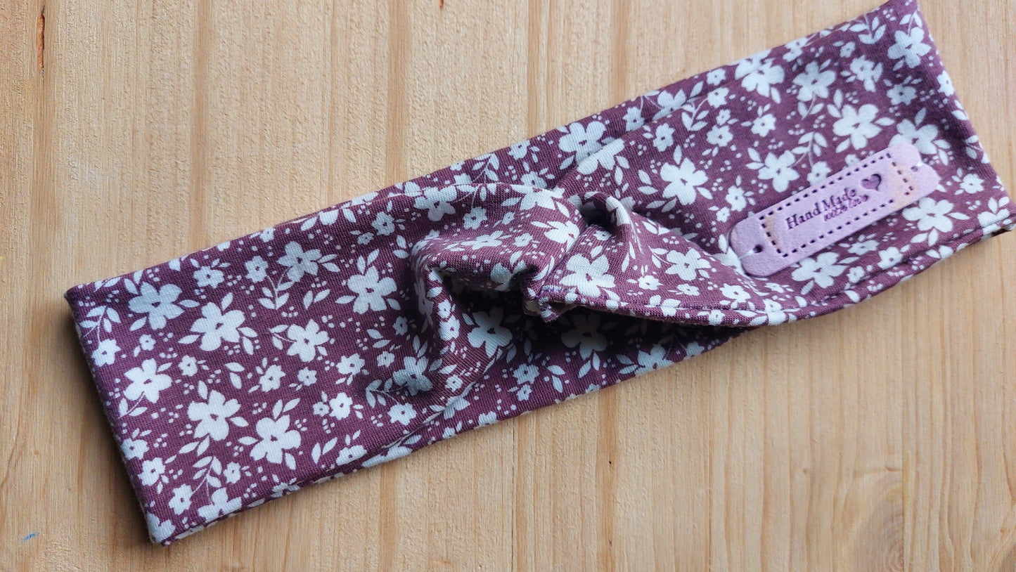 Blumenmuster in Lila